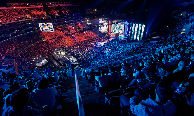 IG战队98%夺冠概率碾压TES，朱开直播间粉丝提前庆祝决赛胜利-蜂鸟竞技